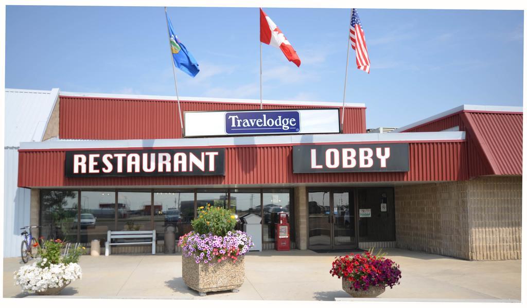 Travelodge Hanna Canada Grey Exterior photo